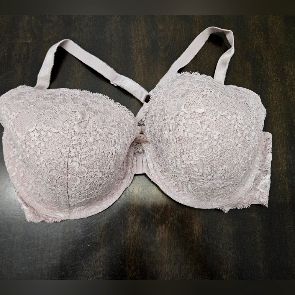 Victoria's Secret Lace Push-Up Bra in Light Pink